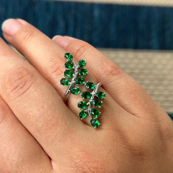 Luxury Green Emerald Leaf Shape Silver Plated Ring - Picture 6 of 8